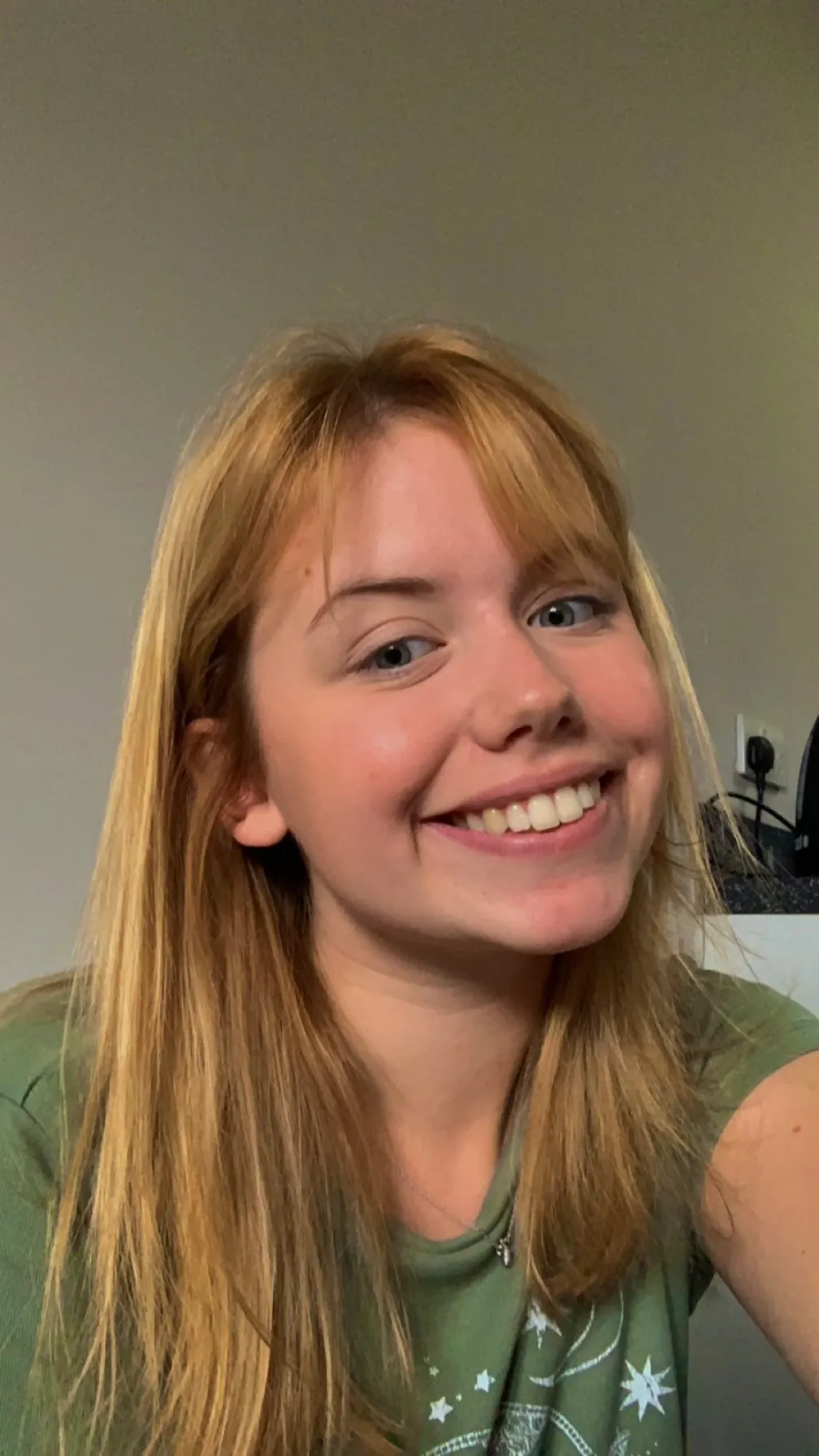 An image of Lauren Denyer smiling