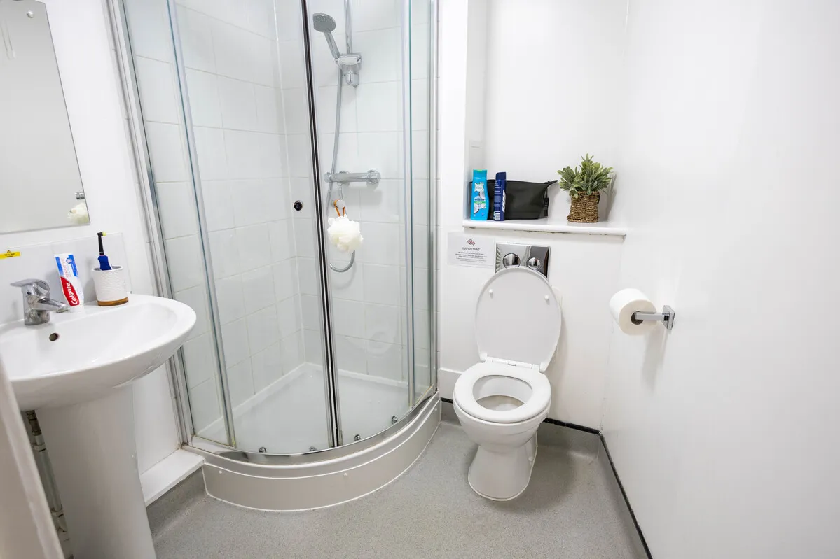Bathroom, Wilberforce Court Accommodation, UCA Epsom