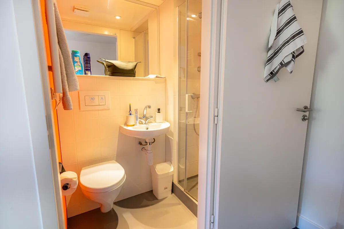 Ensuite, Crossways House Accommodation, Epsom