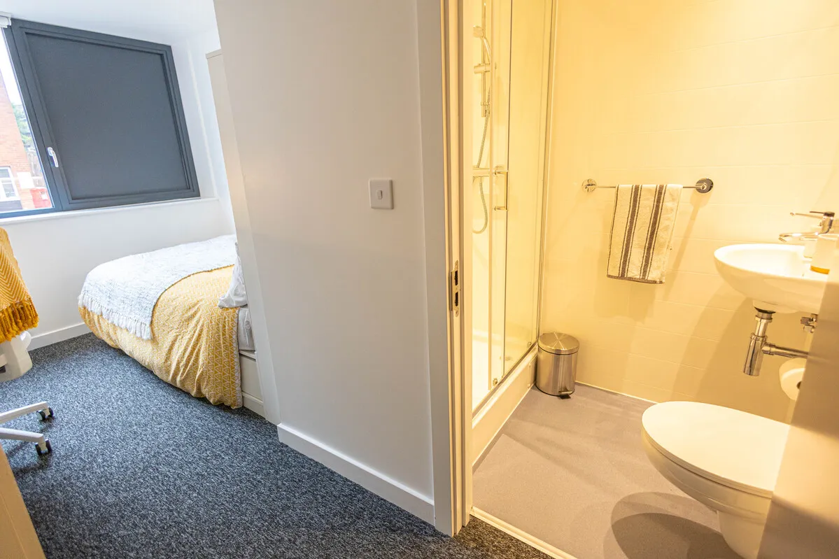 Ensuite, University Walk, UCA Farnham