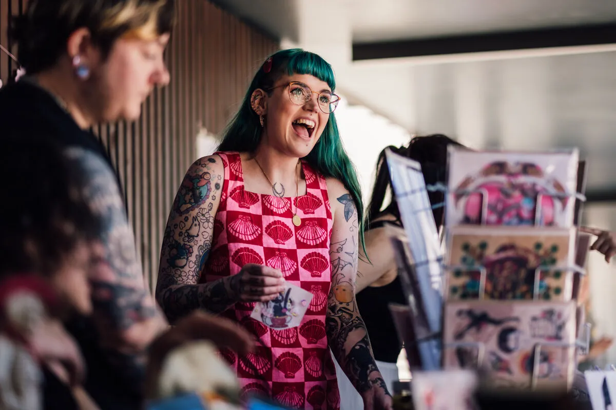 Student at the SU spring market