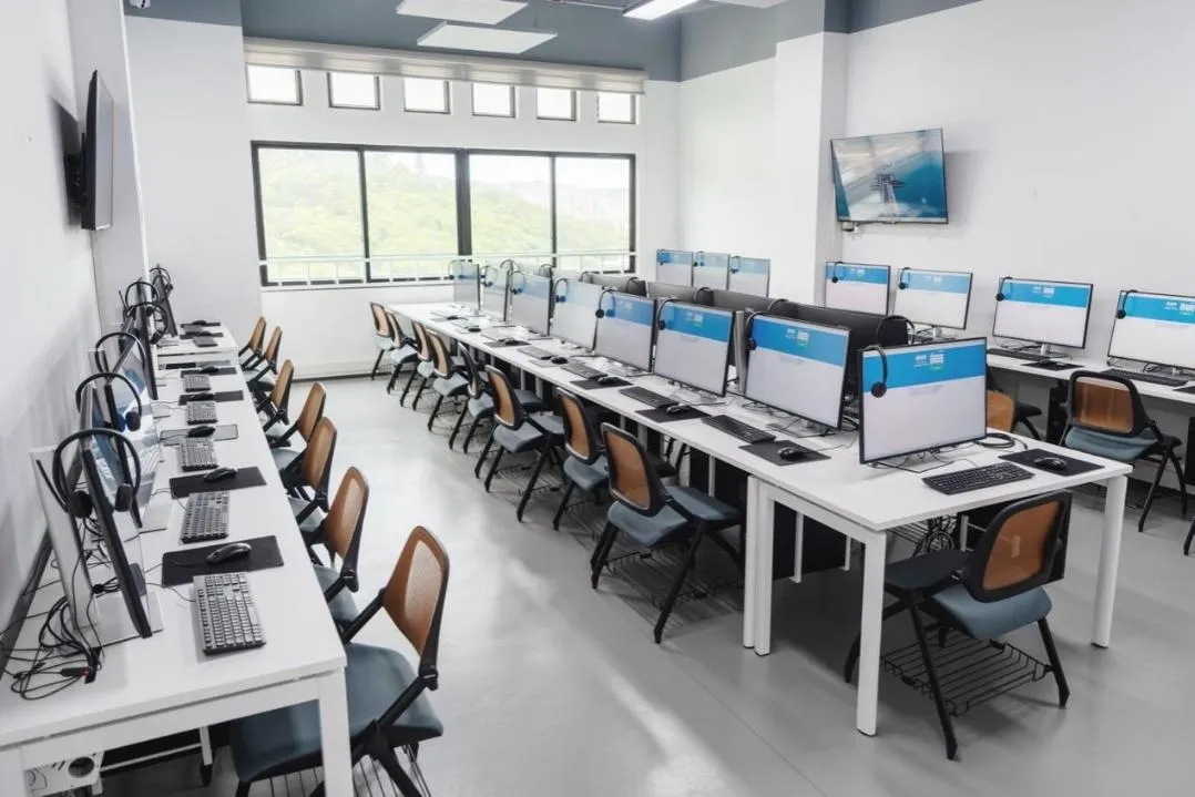 The computer lab at the ICI campus