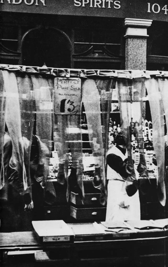 Berwick Market photo by László Moholy-Nagy