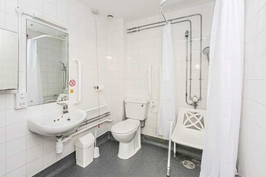 Worpole Road, Epsom, Accommodation: Accessible ensuite