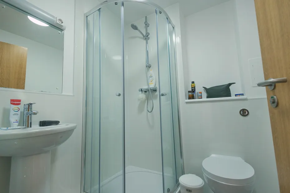 Bathroom, Wilberforce Court Accommodation, Epsom