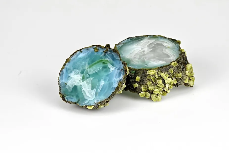 Ali Jarvis, MA Glass, UCA Farnham