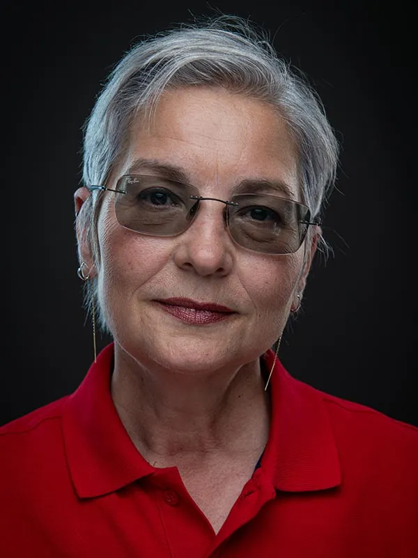 Dr Gabriela Curpan
