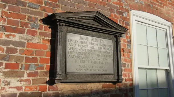 Commemorative plaque outside Jane Austen's House