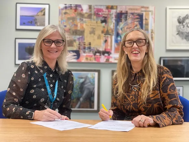 UCA and EKC Canterbury College sign MoU
