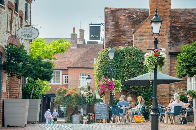 Lion & Lamb Yard